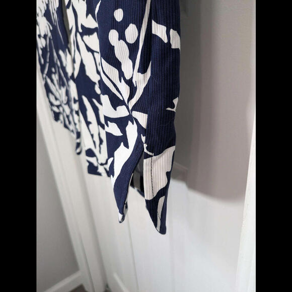 Trina Turk NWT Women's Size 10 Navy Blue White Pants - Picture 3 of 6